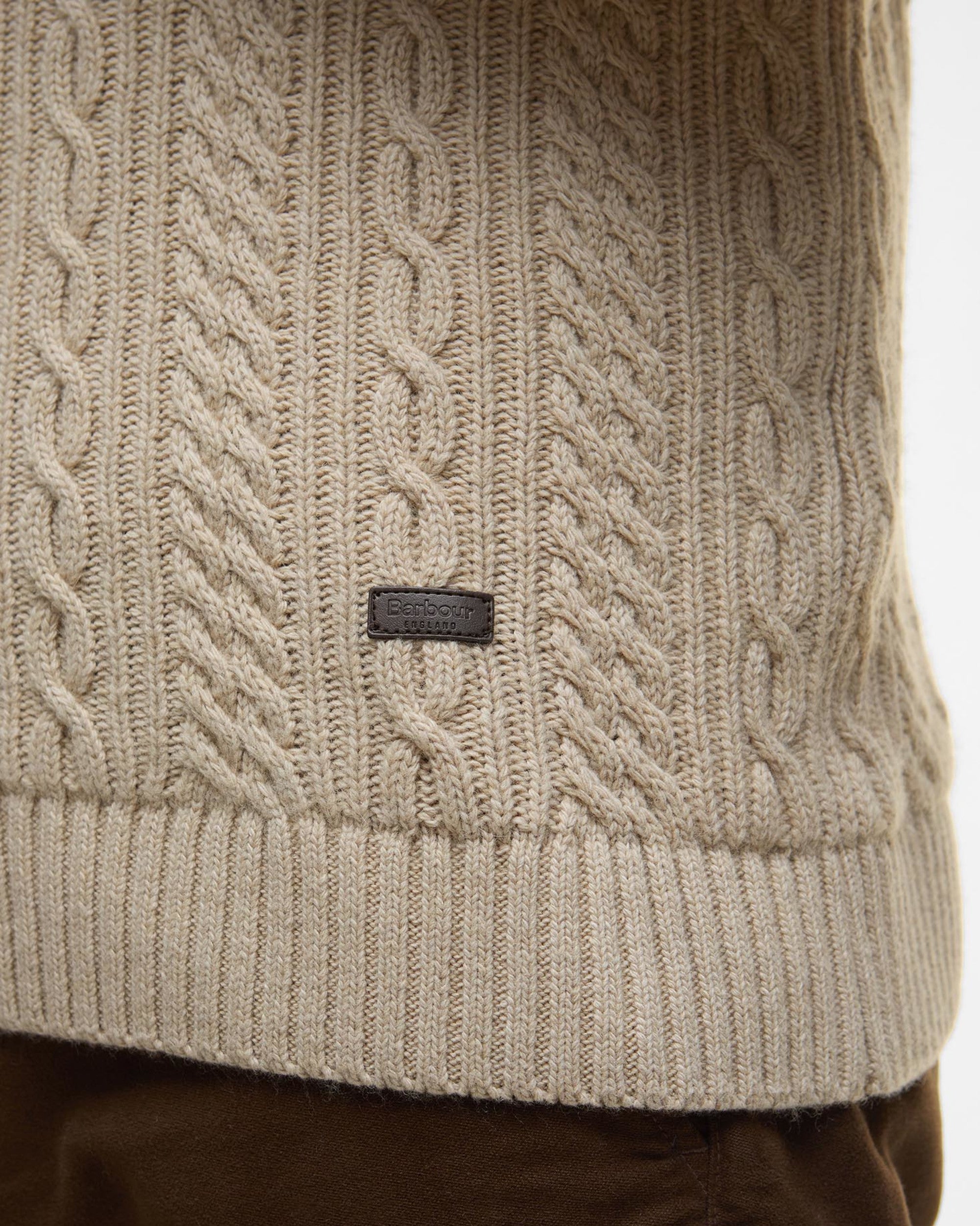 Barbour Lowfen Cable Crew - Stone