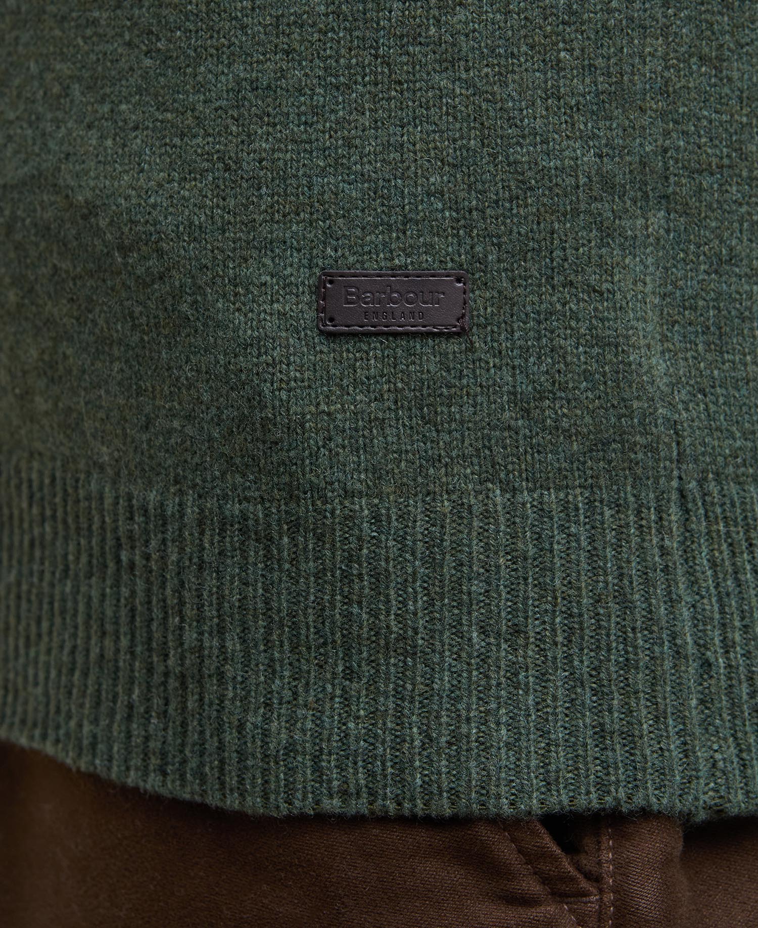 Barbour Essential Patch Crew - Olive